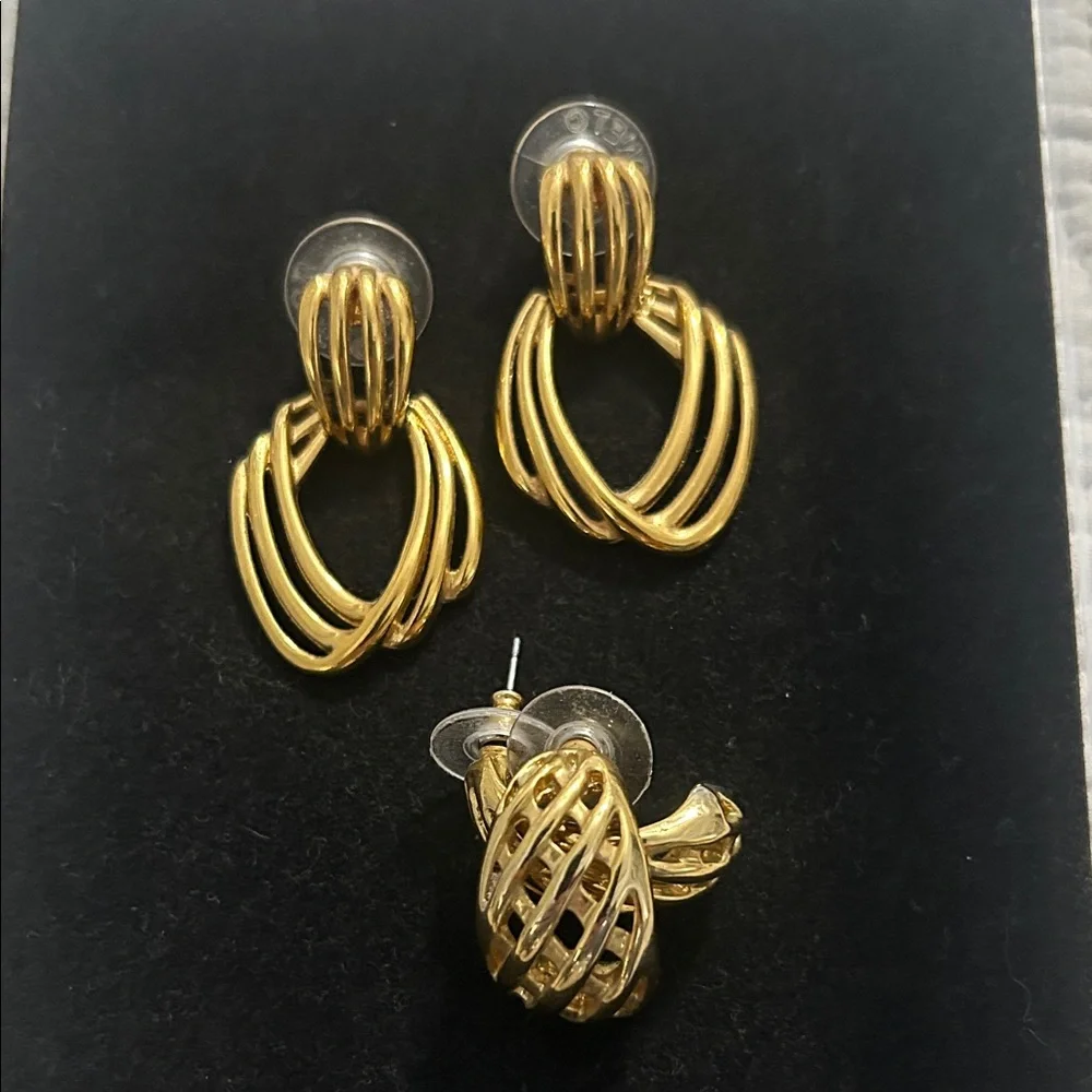 Two Pairs of Elegant Gold Earrings - Picture 1 of 4